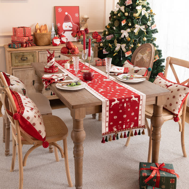 Luxuriöser Tischläufer für die Weihnachtsdekoration