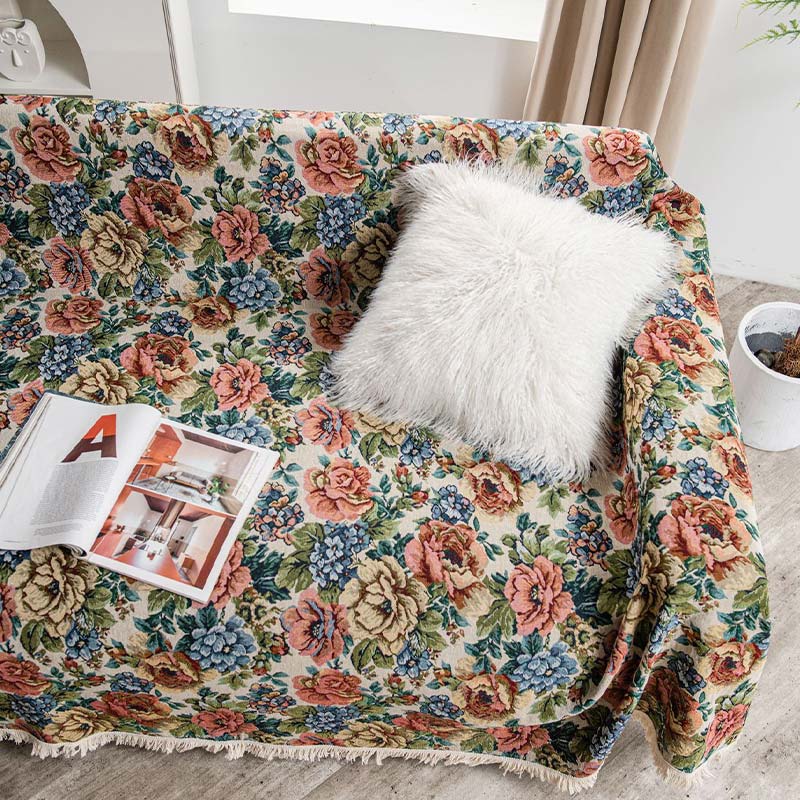 Sofaschoner mit Quasten und Rosenmuster im Countryside-Stil