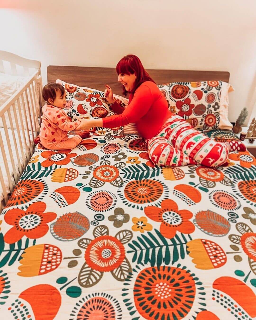 Ownkoti Orangefarbene Baumwollsteppdecke mit Cartoon-Blumenmuster