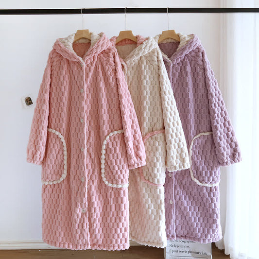 Einfarbiger, warmer Bademantel aus Flanell mit Kapuze