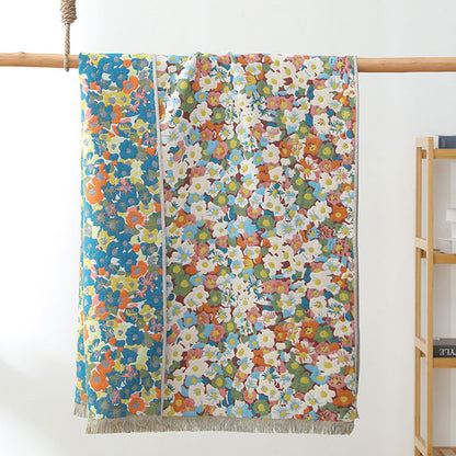 Wendbares Badetuch mit Blumenmotiv im Malstil