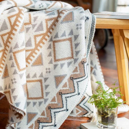 Ownkoti Gemütliche Strickdecke mit Quastenmuster