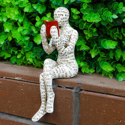 Statue einer lesenden Denkerin, Bücherregal-Dekoration
