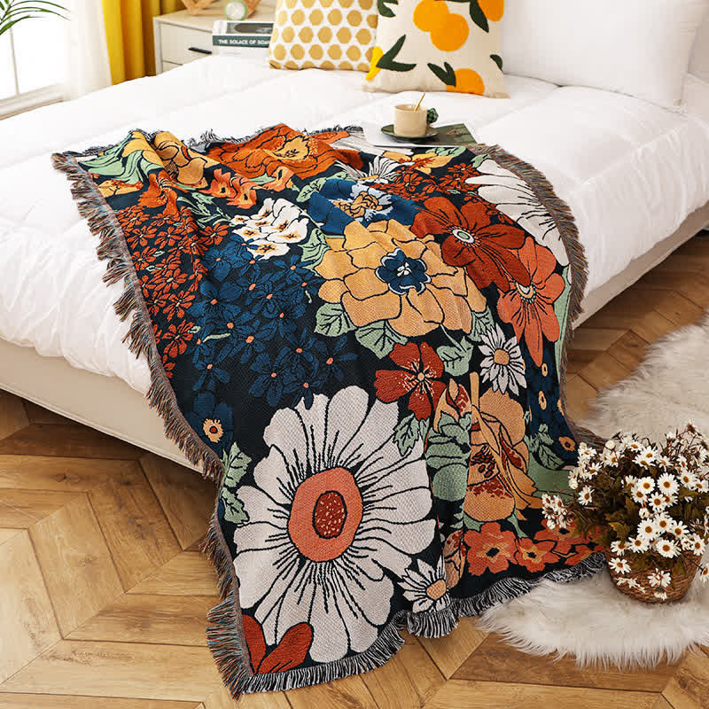 Funktionelle Quastendecke mit leuchtenden Blumen