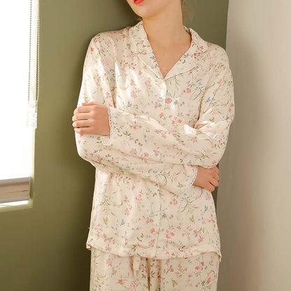 Ownkoti – Loungewear aus Satin mit Blumenmuster und V-Ausschnitt und langen Ärmeln