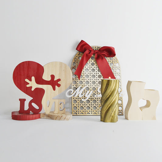 Herzförmiges Holzornament als Geschenk