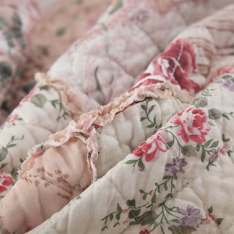 Weiche Steppdecke aus reiner Baumwolle im pastoralen Patchwork-Stil