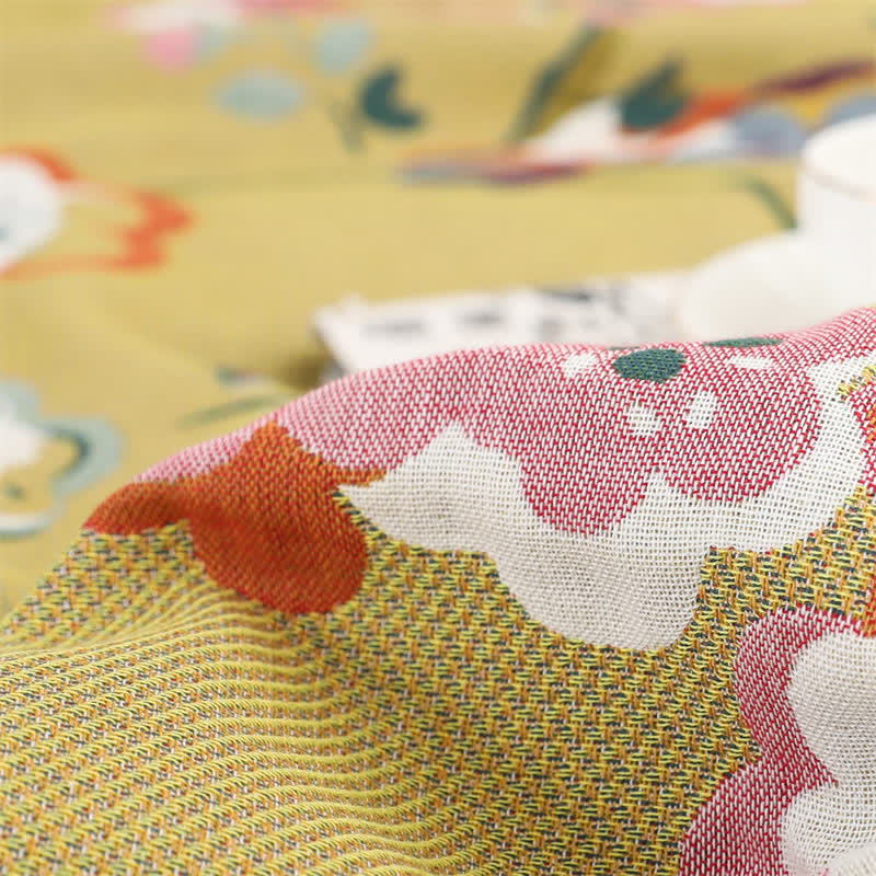 Leichte Steppdecke aus Baumwollgaze mit Blumen und Vögeln