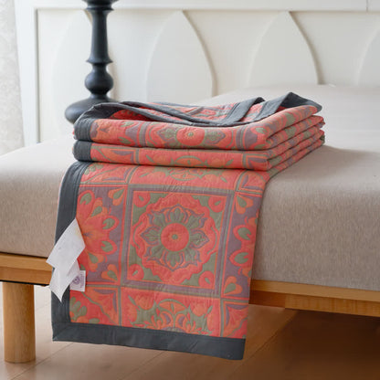 Luxuriöse Steppdecke aus Baumwollgaze mit Jacquard-Blumenmuster