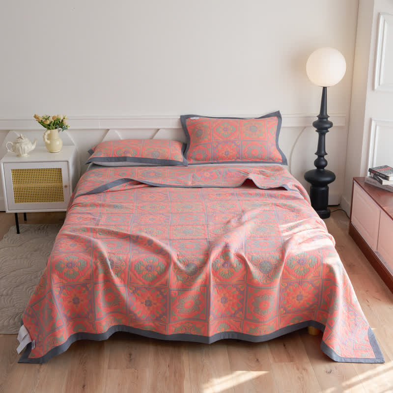 Luxuriöse Steppdecke aus Baumwollgaze mit Jacquard-Blumenmuster