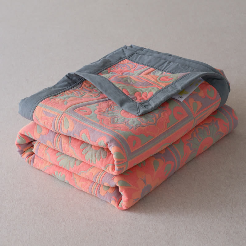 Luxuriöse Steppdecke aus Baumwollgaze mit Jacquard-Blumenmuster