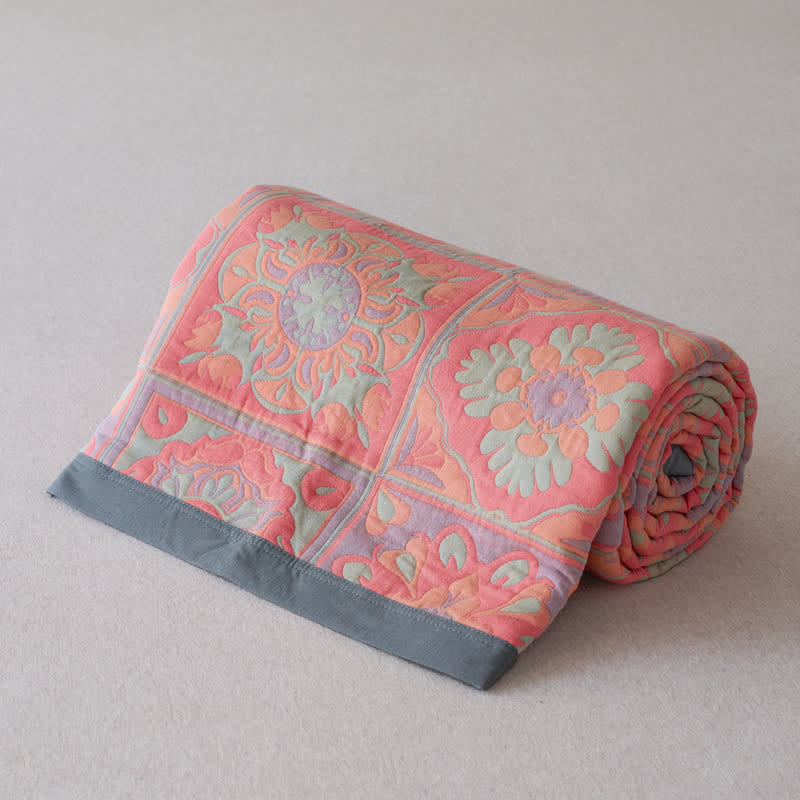 Luxuriöse Steppdecke aus Baumwollgaze mit Jacquard-Blumenmuster