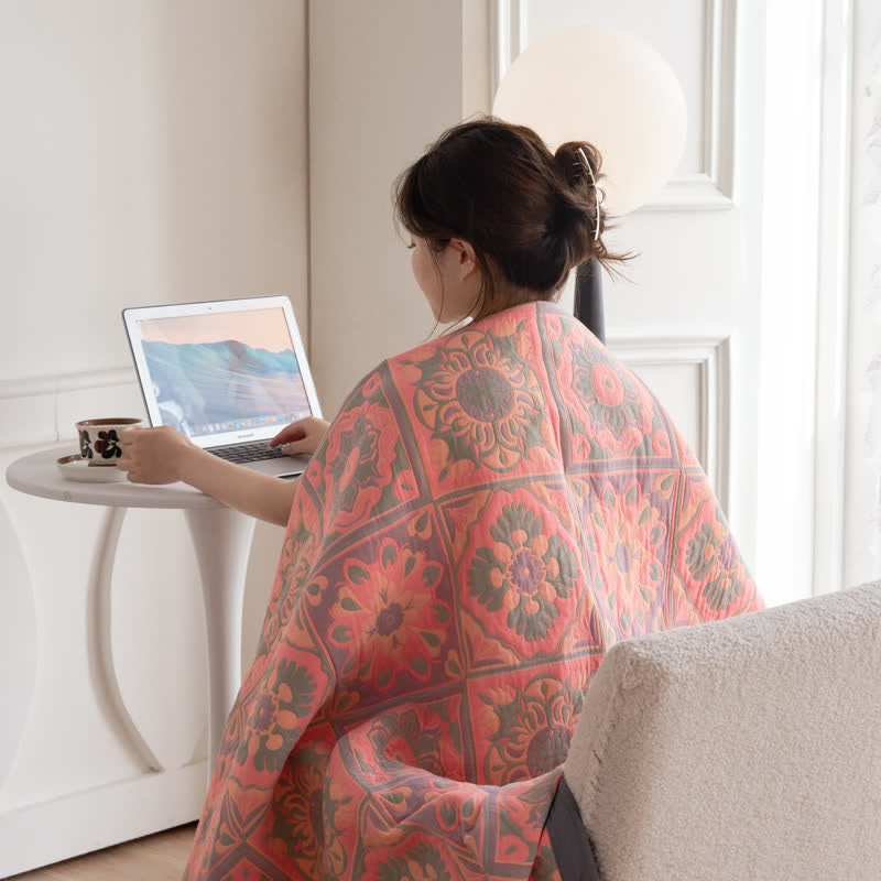 Luxuriöse Steppdecke aus Baumwollgaze mit Jacquard-Blumenmuster