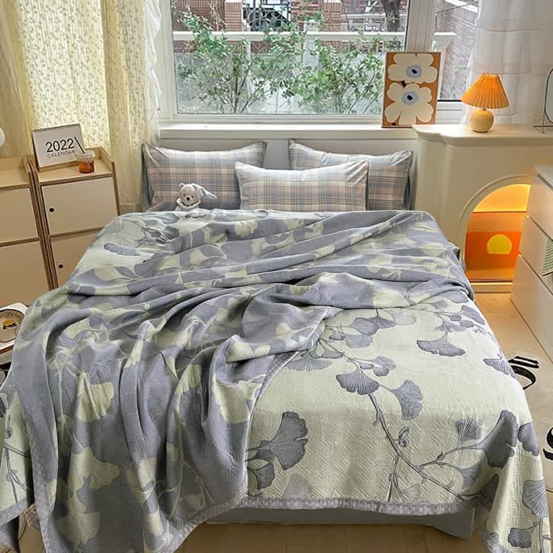Wendbare Steppdecke aus Baumwollgaze mit Ginkgoblatt-Motiv - image 2