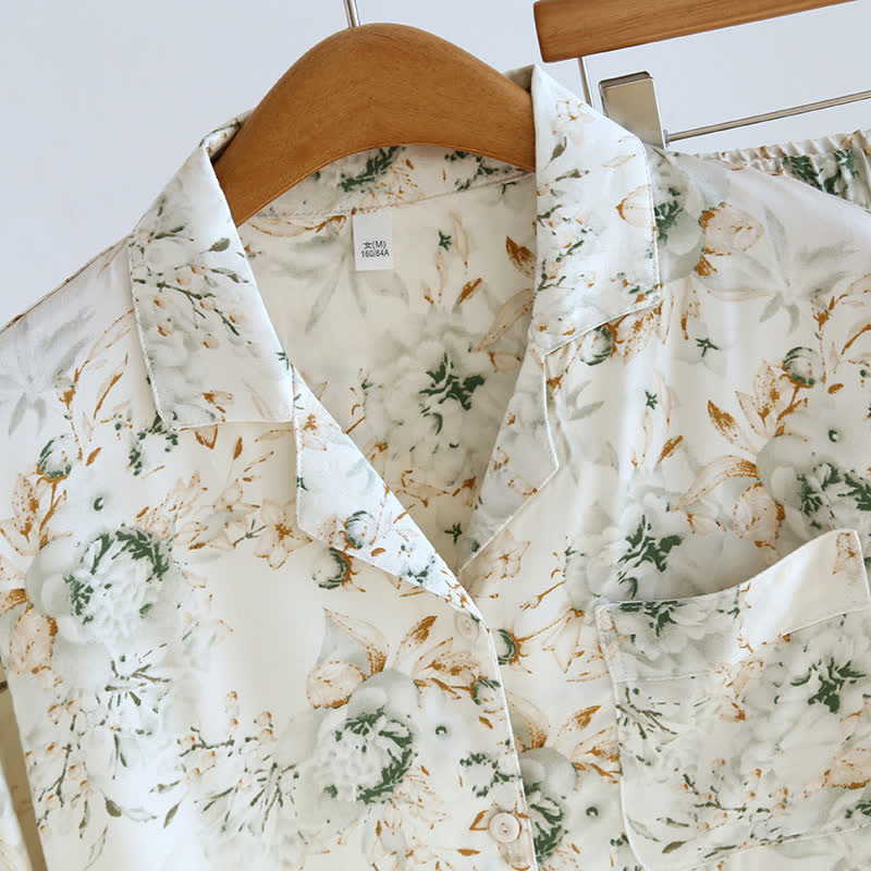 Nachtwäsche-Set im ländlichen Stil mit Satin-Revers