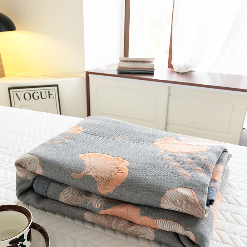 Dreilagige Baumwollsteppdecke mit Ginkgoblatt-Jacquardmuster