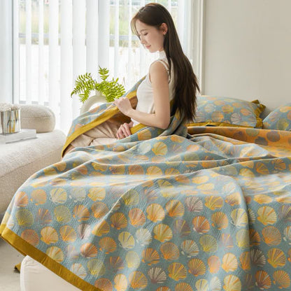 Leichte Steppdecke aus Baumwollgaze mit bunten Muscheln