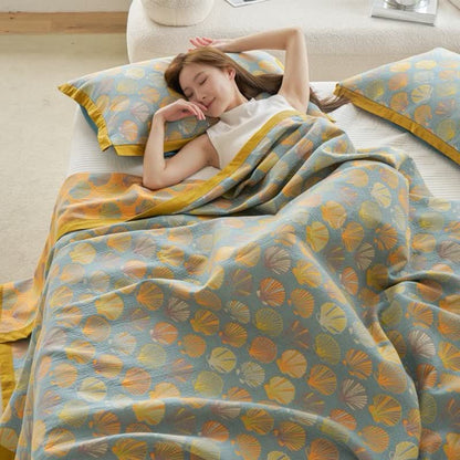 Leichte Steppdecke aus Baumwollgaze mit bunten Muscheln