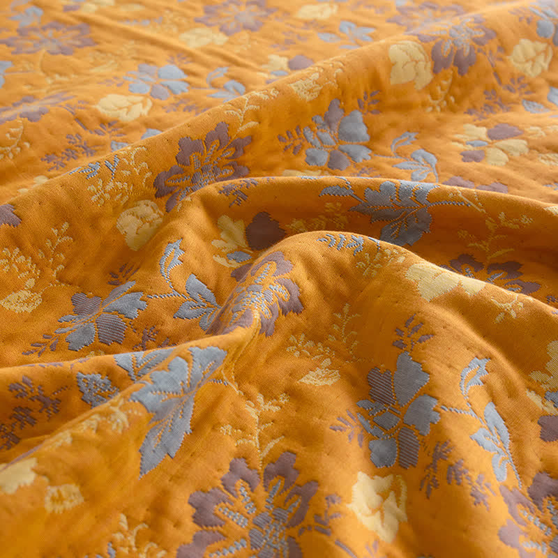 Atmungsaktive Funktionsdecke mit dreilagiger Gaze und Blumenmuster