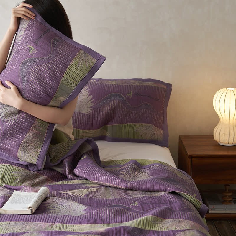Bequeme Steppdecke mit doppellagiger Gaze und Retro-Blattmuster
