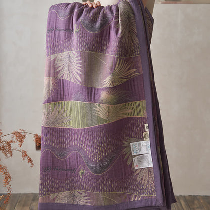 Bequeme Steppdecke mit doppellagiger Gaze und Retro-Blattmuster