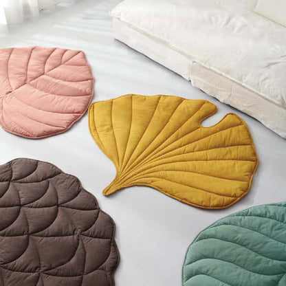 Weiches, saugfähiges Haustier-Pad in kreativer Blätterform