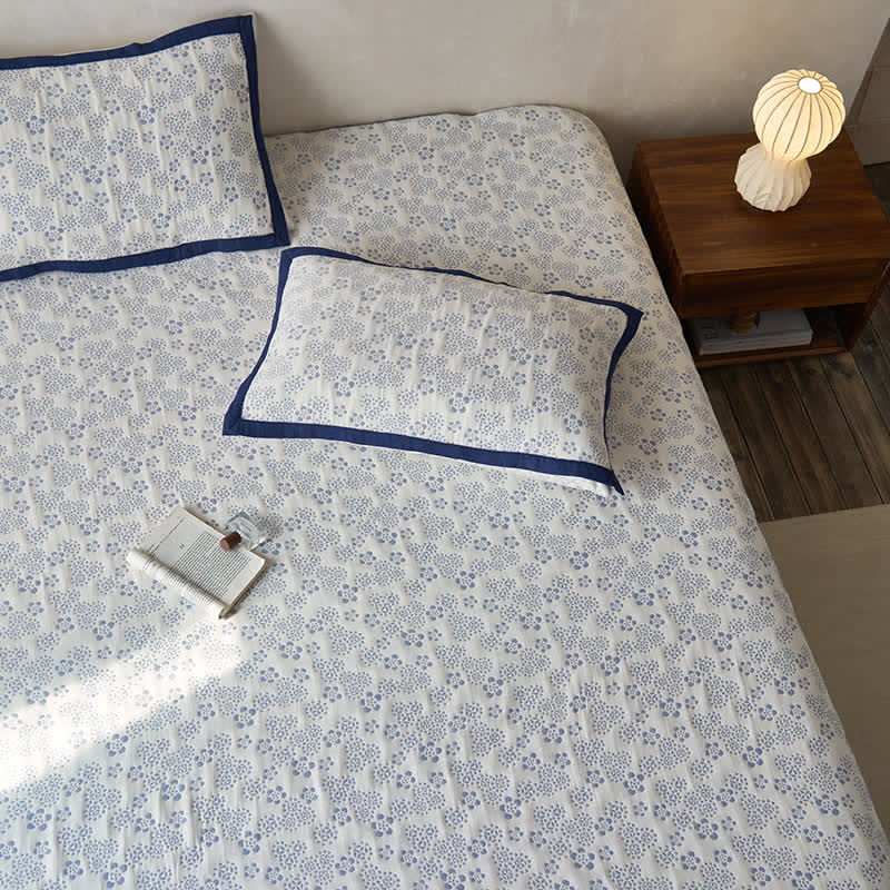 Doppellagige, neutrale, bequeme Steppdecke aus Gaze