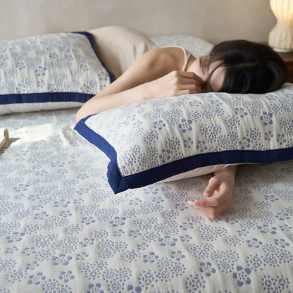 Doppellagige, neutrale, bequeme Steppdecke aus Gaze