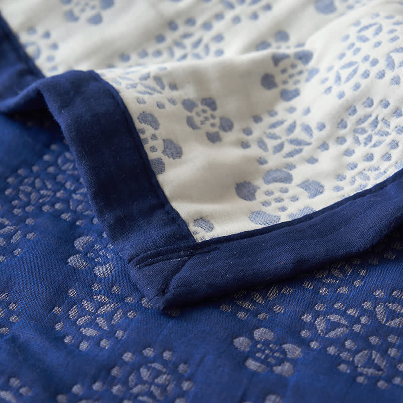 Doppellagige, neutrale, bequeme Steppdecke aus Gaze