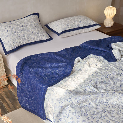 Doppellagige, neutrale, bequeme Steppdecke aus Gaze