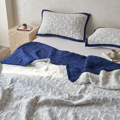 Doppellagige, neutrale, bequeme Steppdecke aus Gaze