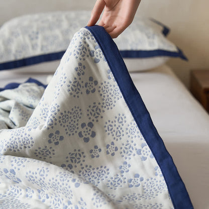 Doppellagige, neutrale, bequeme Steppdecke aus Gaze