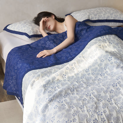 Doppellagige, neutrale, bequeme Steppdecke aus Gaze