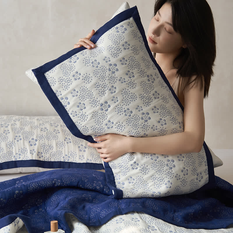 Doppellagige, neutrale, bequeme Steppdecke aus Gaze