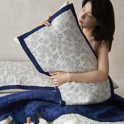 Doppellagige, neutrale, bequeme Steppdecke aus Gaze