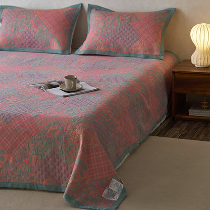 Steppdecke im Retro-Stil mit Blumenmuster aus Baumwollgaze