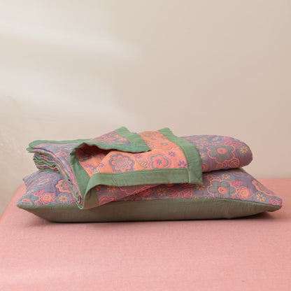Wendesteppdecke aus Baumwollgaze mit Blumen-Jacquardmuster