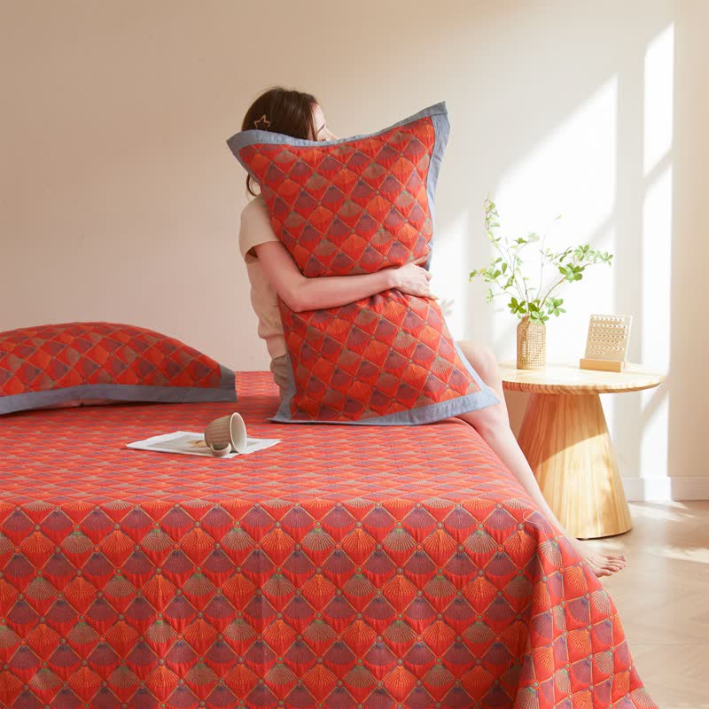 Elegante Steppdecke aus Baumwollgaze mit Pfauenschwanz