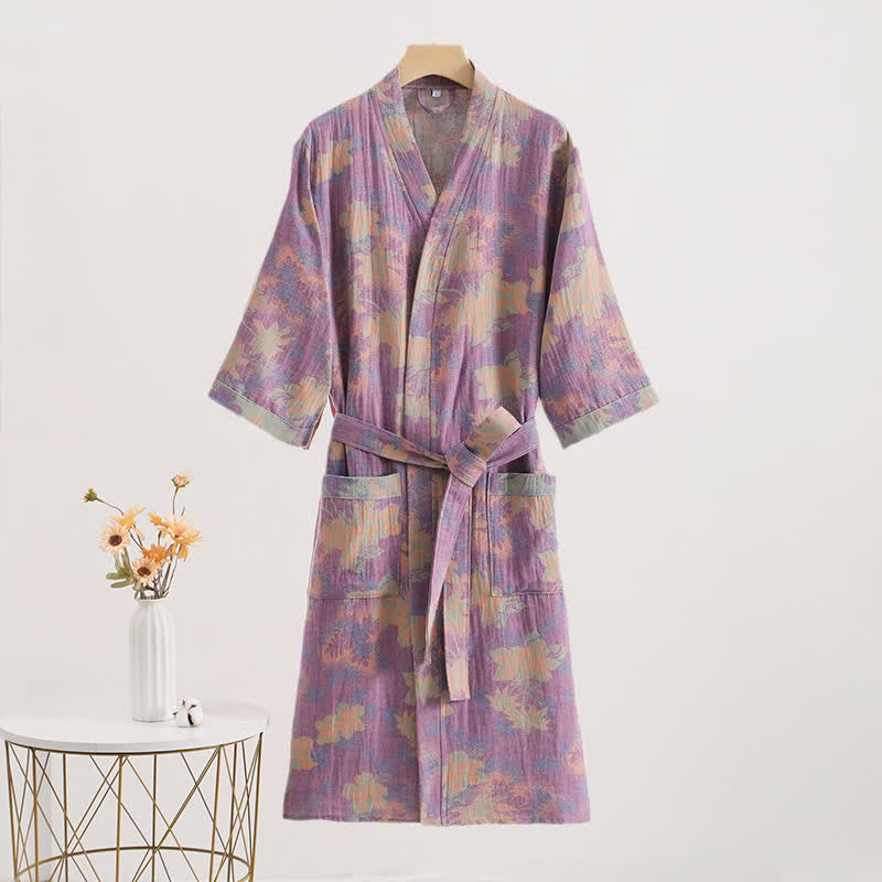 Bademäntel und Kimonos aus Baumwollgaze mit Blumenmuster