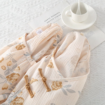 Rustikales Pyjama-Set aus Baumwollgaze mit Rosenmuster
