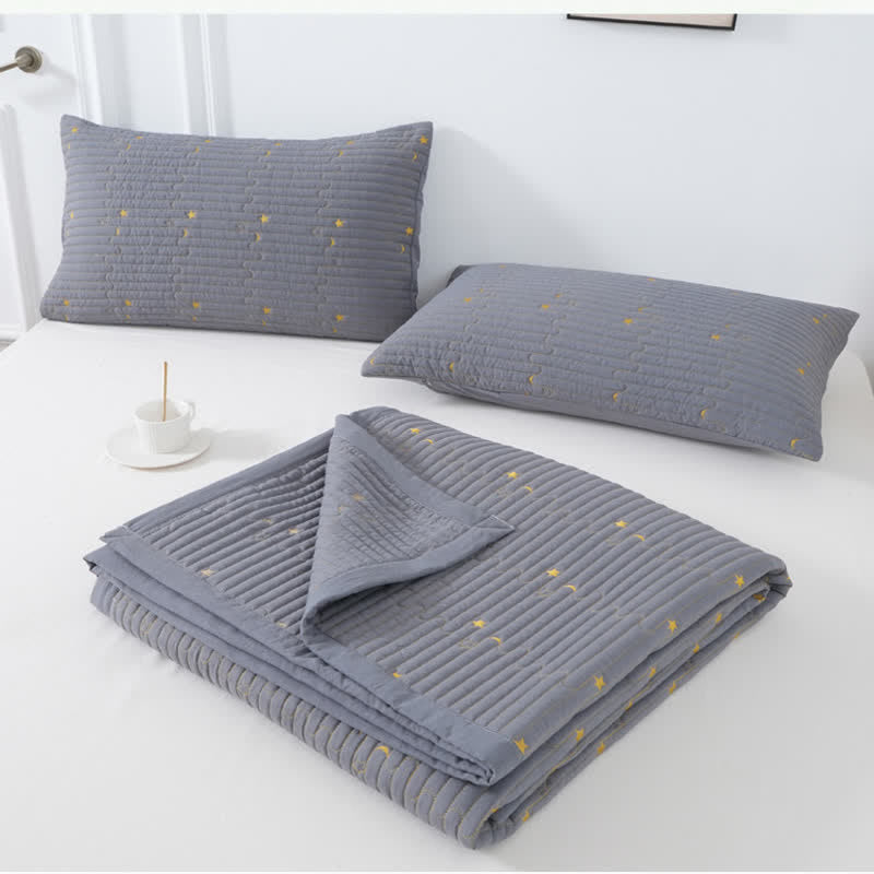 Süße leichte Sommerdecke mit Mond und Sternen