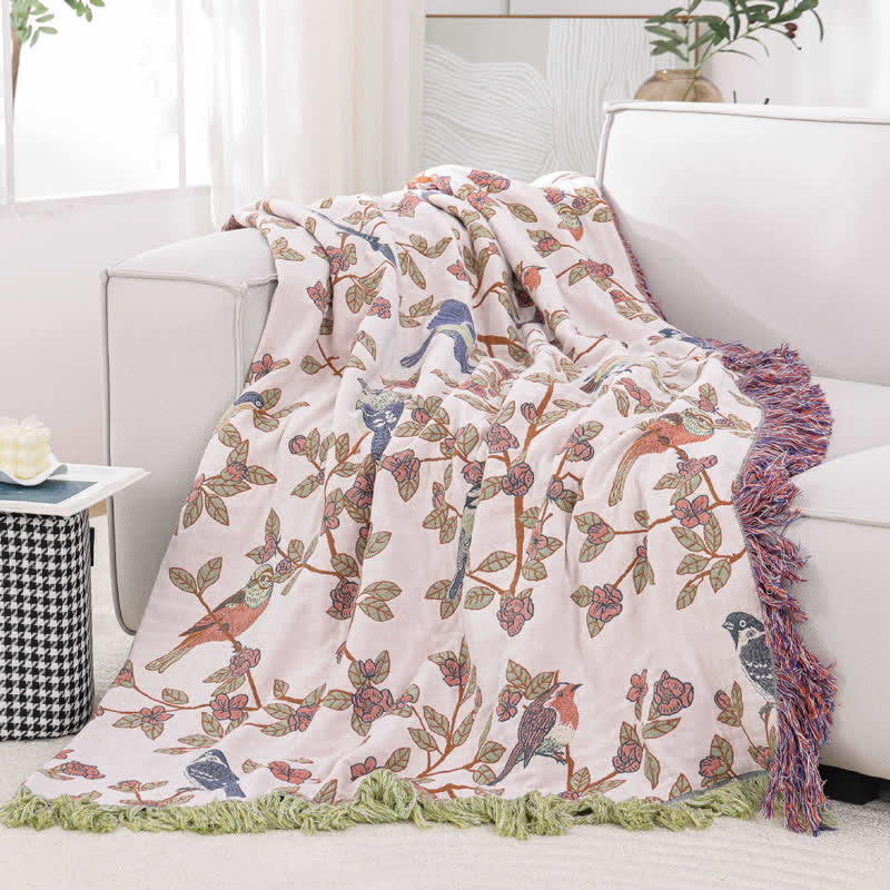 Steppdecke mit Blumen- und Vogelquasten aus Baumwollgaze