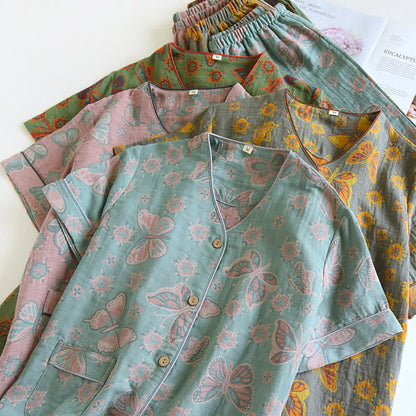 Loungewear-Set aus Baumwolle mit verkürzter Hose und Schmetterlingsmuster