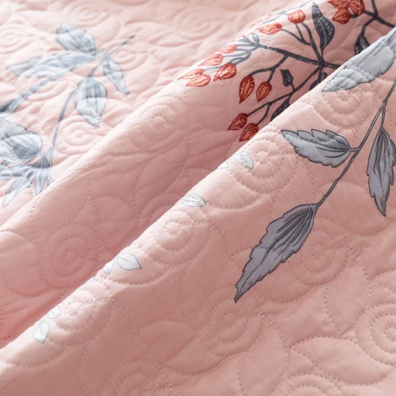 Elegante Steppbettwäsche aus reiner Baumwolle mit Blumenmuster