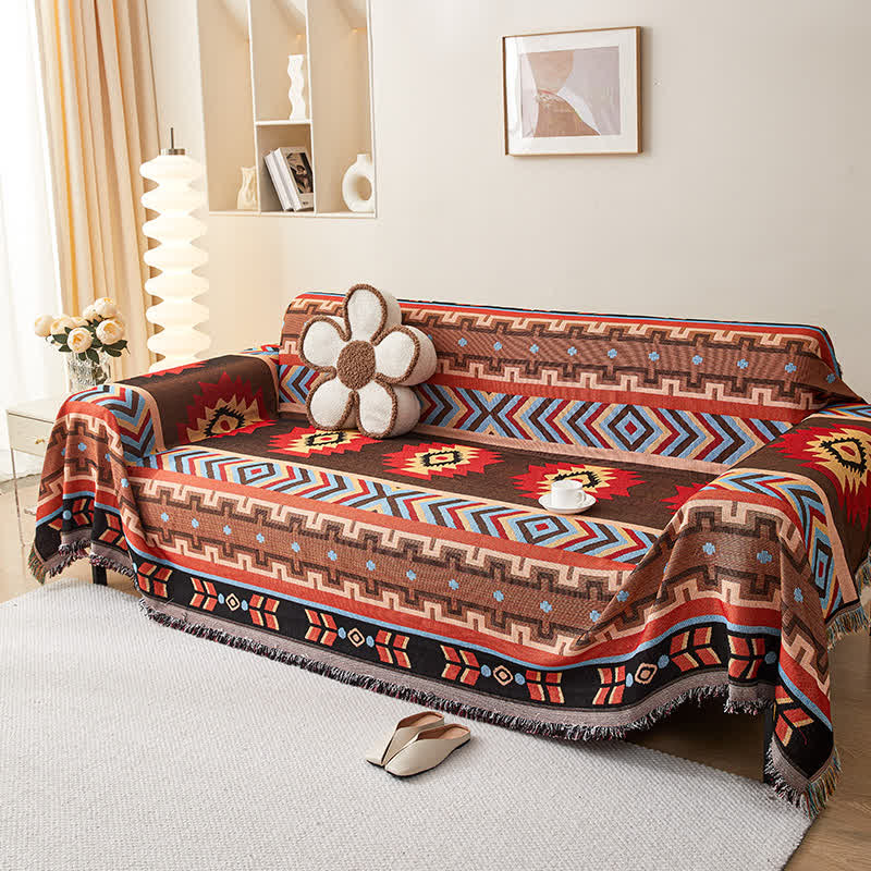 Sofaschoner mit geometrischen Quasten im Boho-Stil