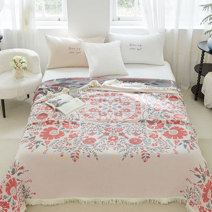 Doppelseitige Steppdecke aus Baumwollgaze mit Jacquard-Blumenmuster