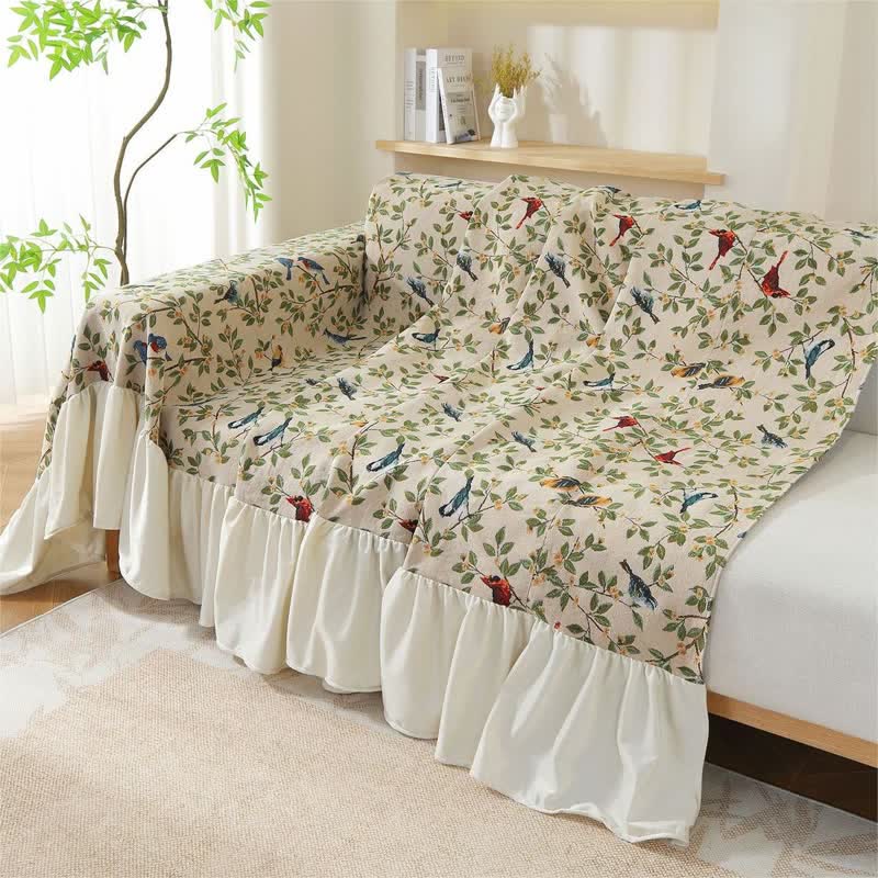 Weicher Sofabezug im ländlichen Stil mit Vögeln und Blumen