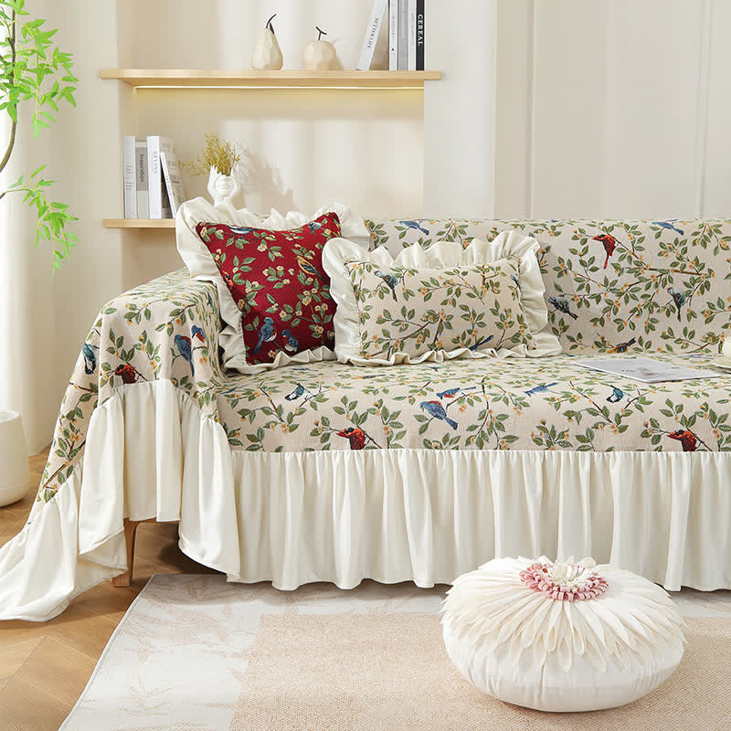 Weicher Sofabezug im ländlichen Stil mit Vögeln und Blumen