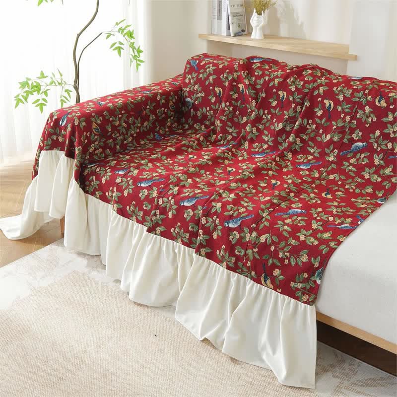 Weicher Sofabezug im ländlichen Stil mit Vögeln und Blumen