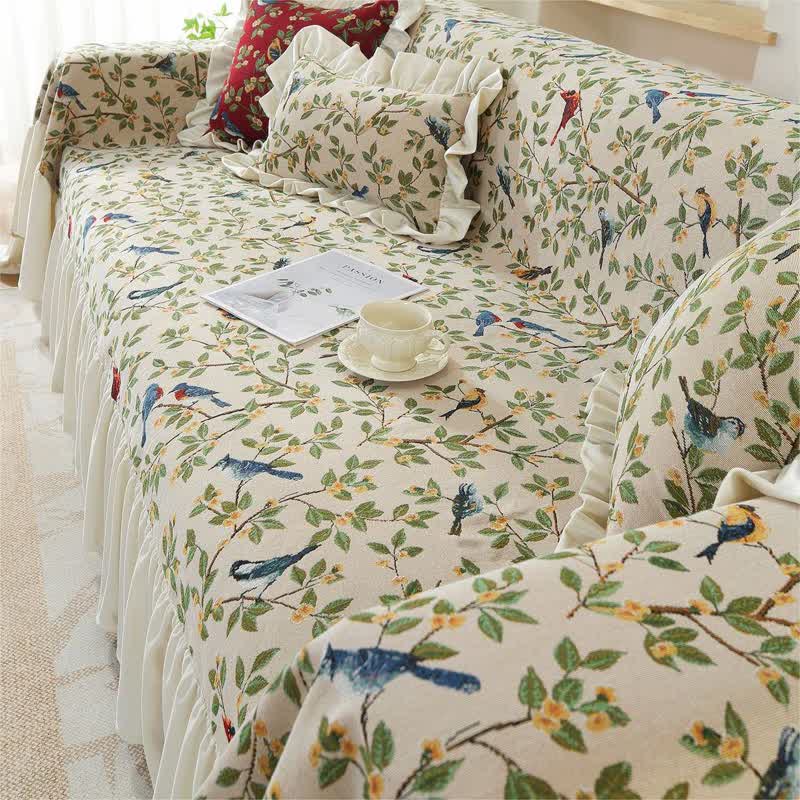 Weicher Sofabezug im ländlichen Stil mit Vögeln und Blumen